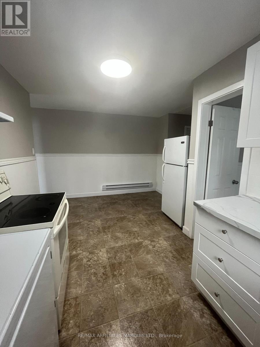 907 Second Street E, Cornwall, ON - Indoor Photo Showing Laundry Room