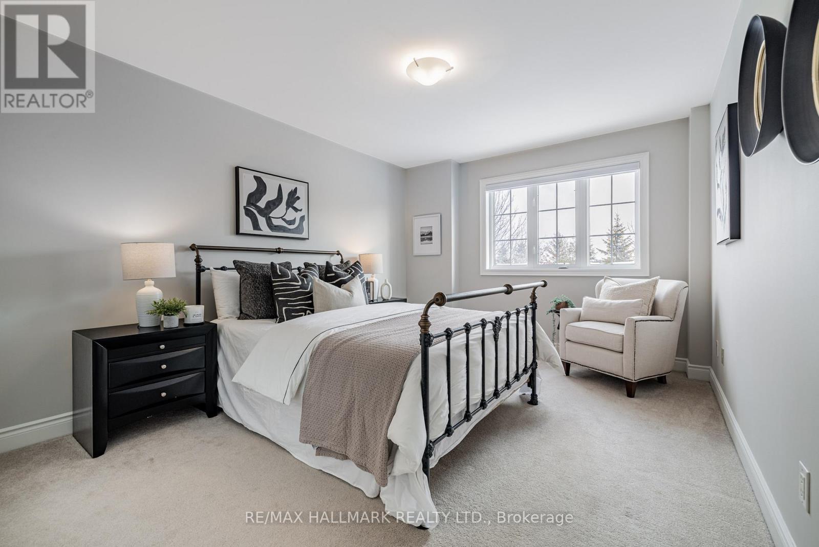 48 Stonecliffe Crescent, Aurora, ON - Indoor Photo Showing Bedroom