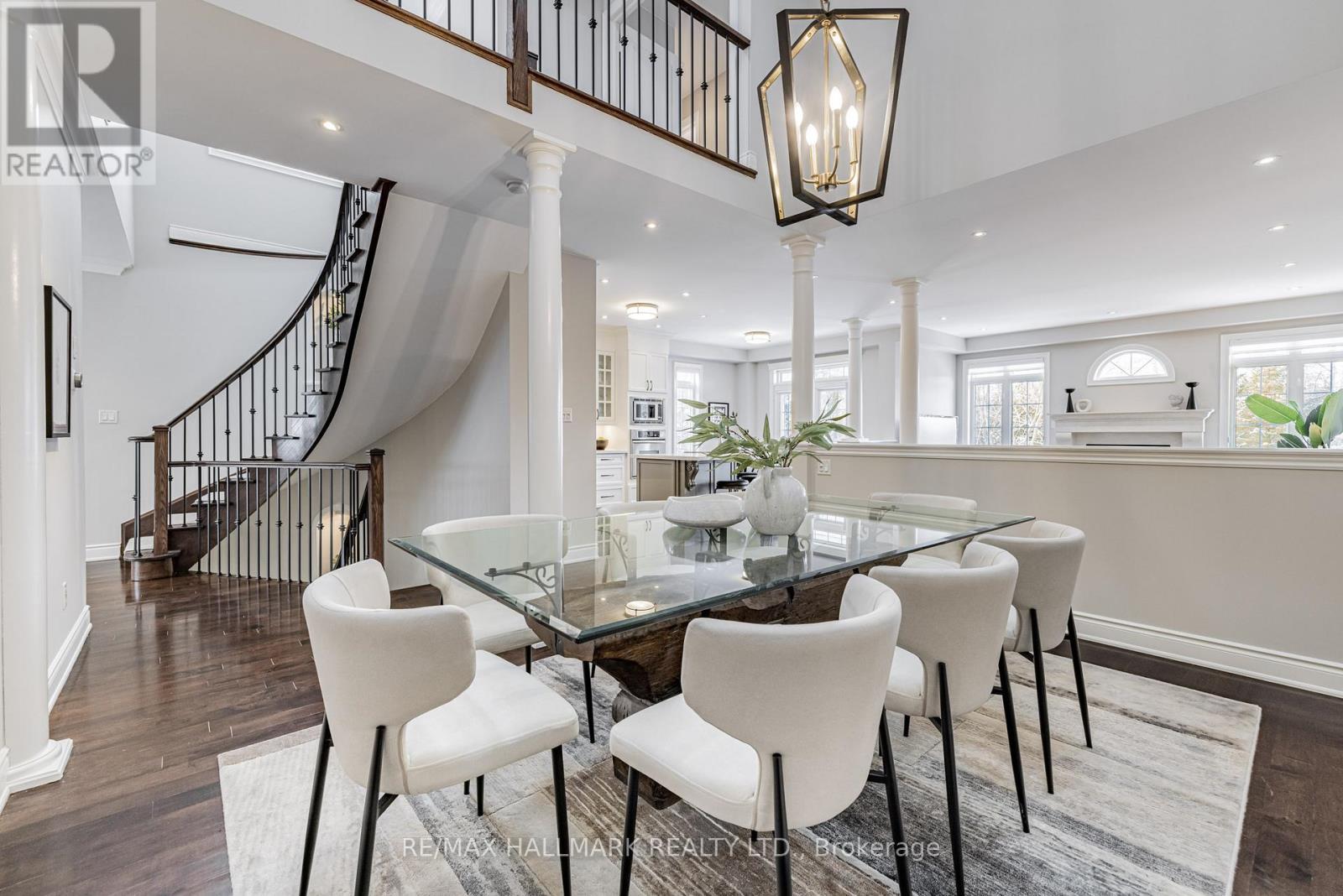 48 Stonecliffe Crescent, Aurora, ON - Indoor Photo Showing Dining Room