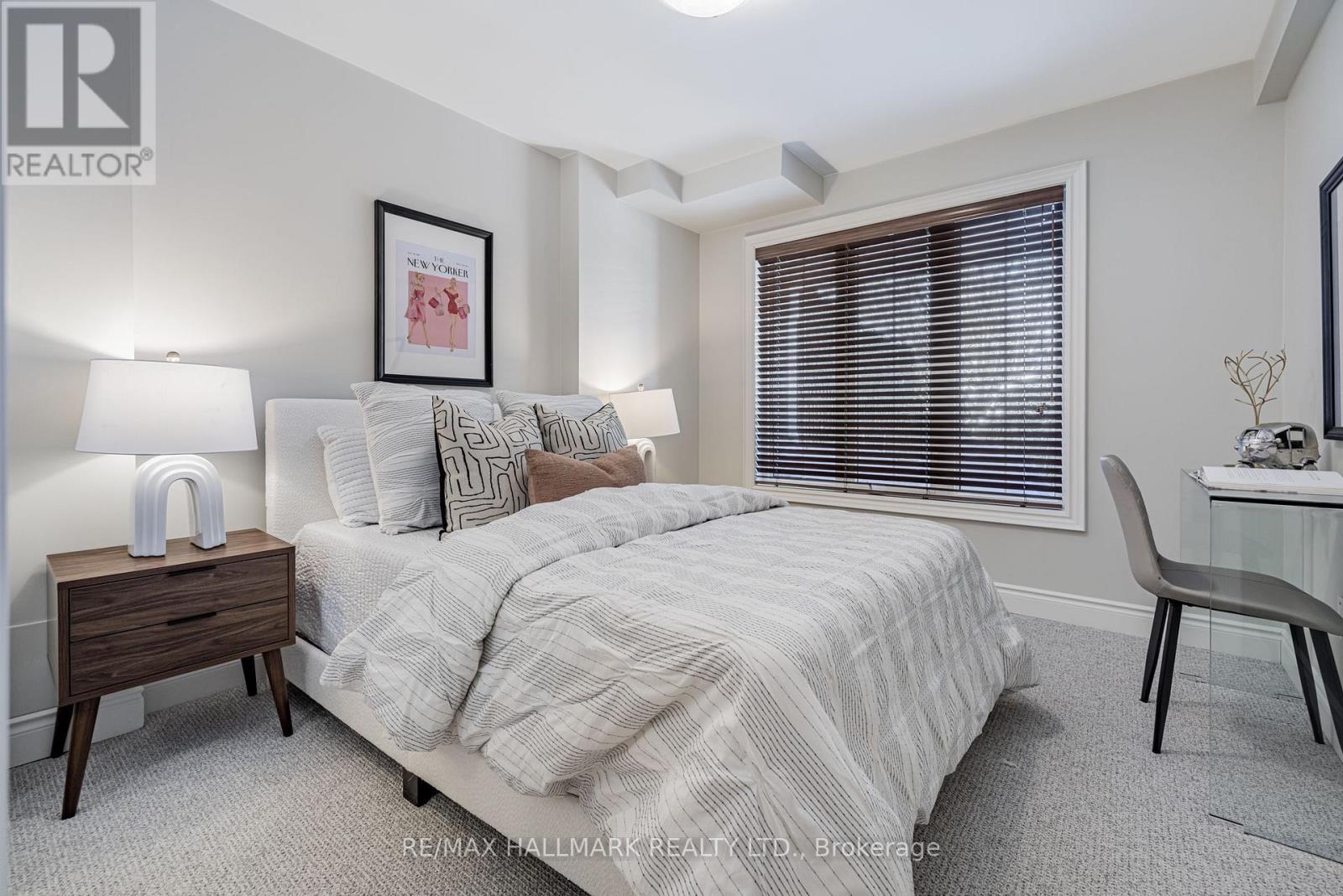 48 Stonecliffe Crescent, Aurora, ON - Indoor Photo Showing Bedroom