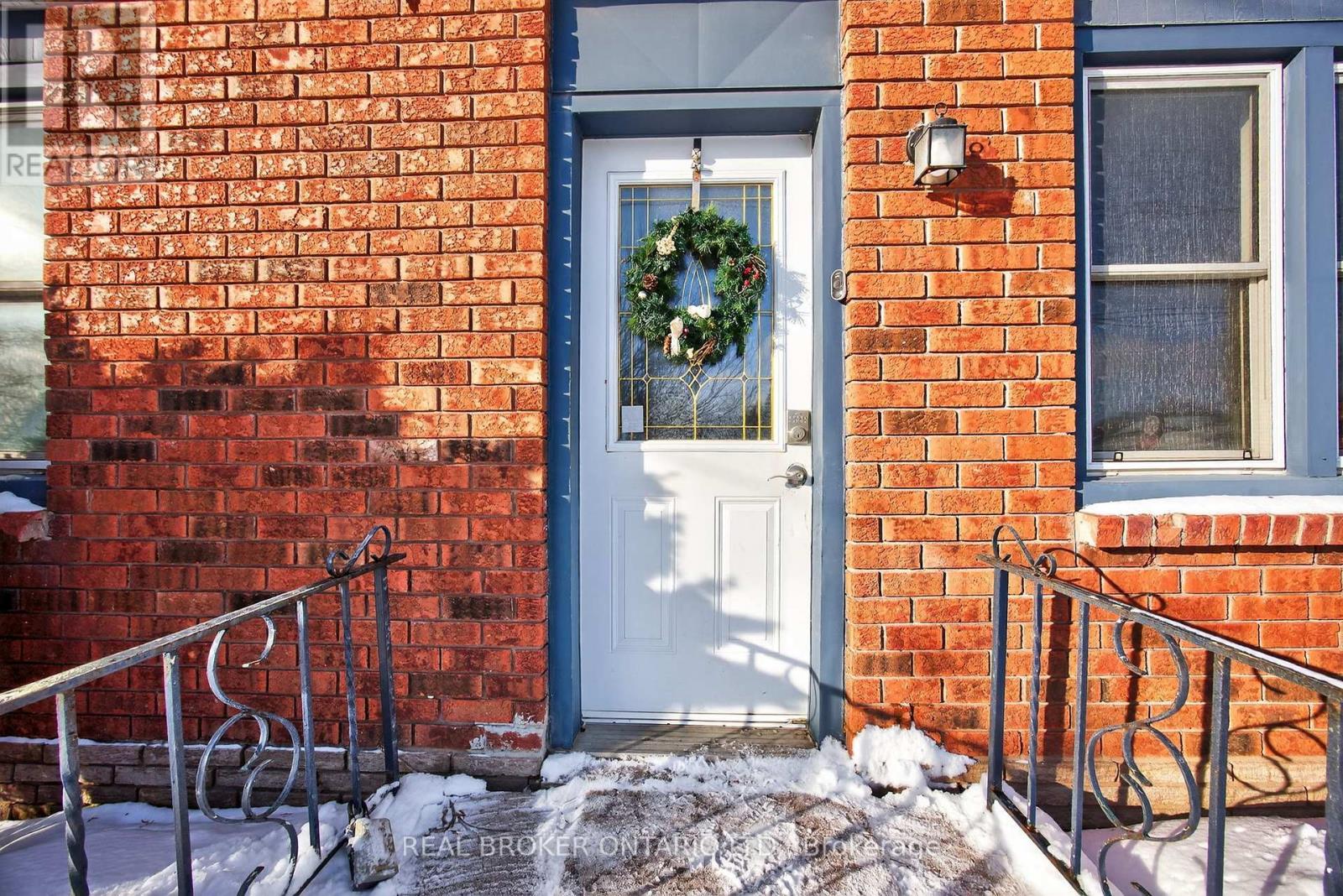 5520 County Road 90 Road, Springwater, ON - Outdoor With Exterior