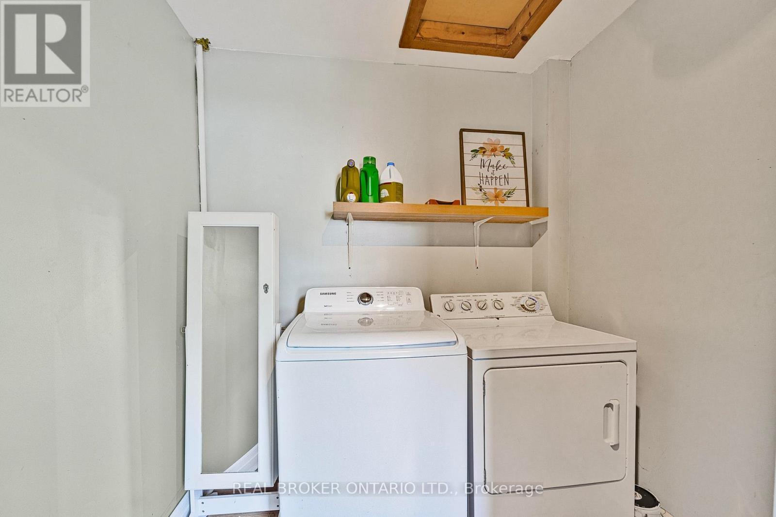 5520 County Road 90 Road, Springwater, ON - Indoor Photo Showing Laundry Room