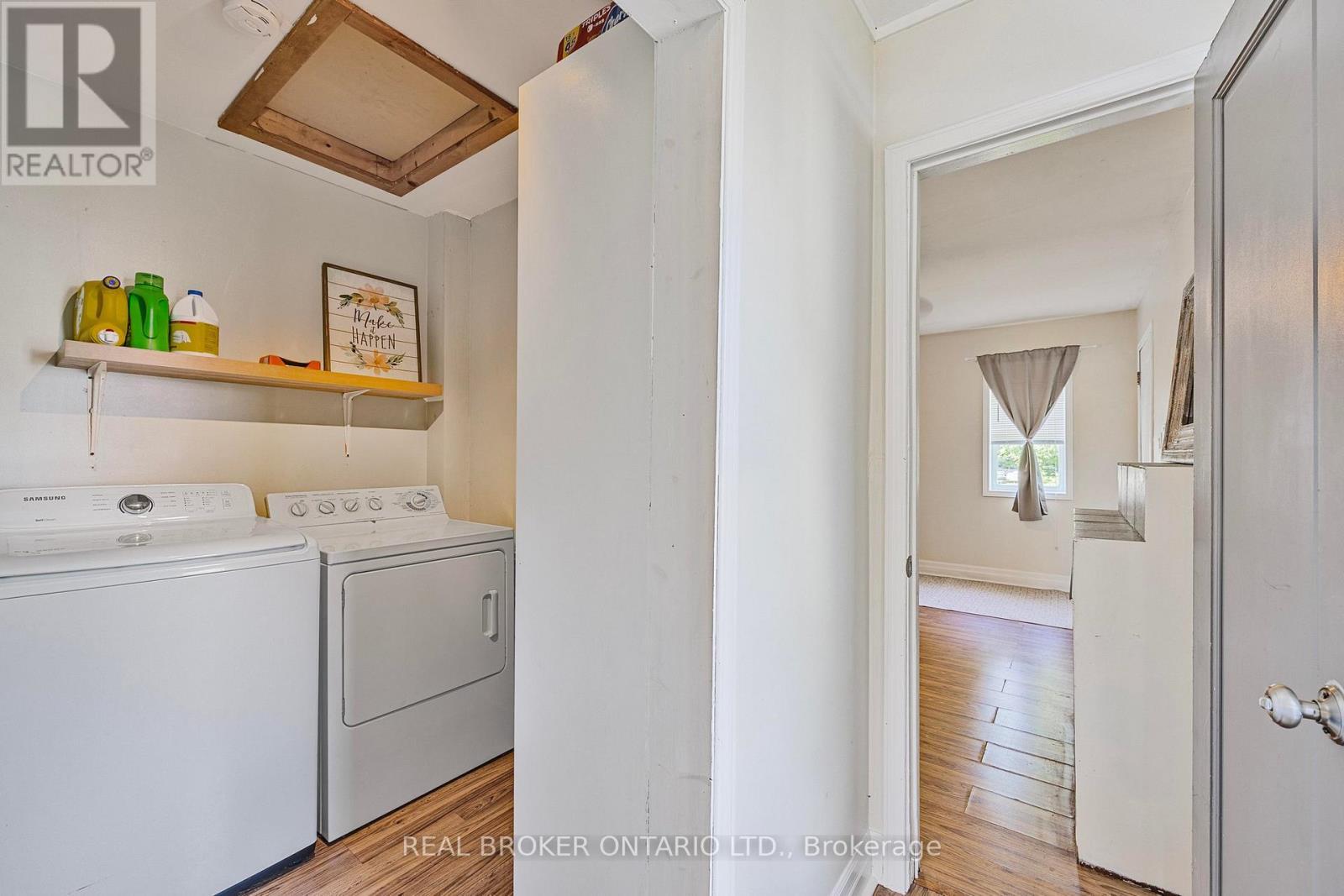 5520 County Road 90 Road, Springwater, ON - Indoor Photo Showing Laundry Room