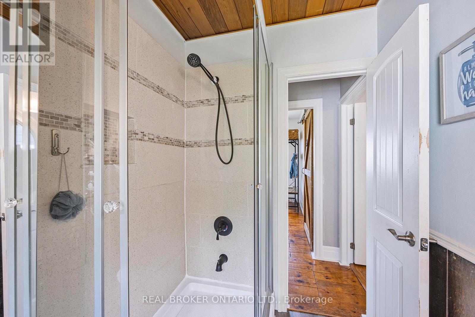 5520 County Road 90 Road, Springwater, ON - Indoor Photo Showing Bathroom