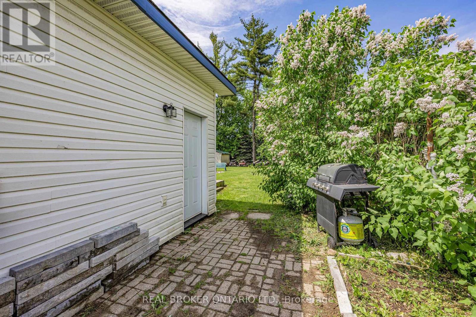 5520 County Road 90 Road, Springwater, ON - Outdoor With Exterior