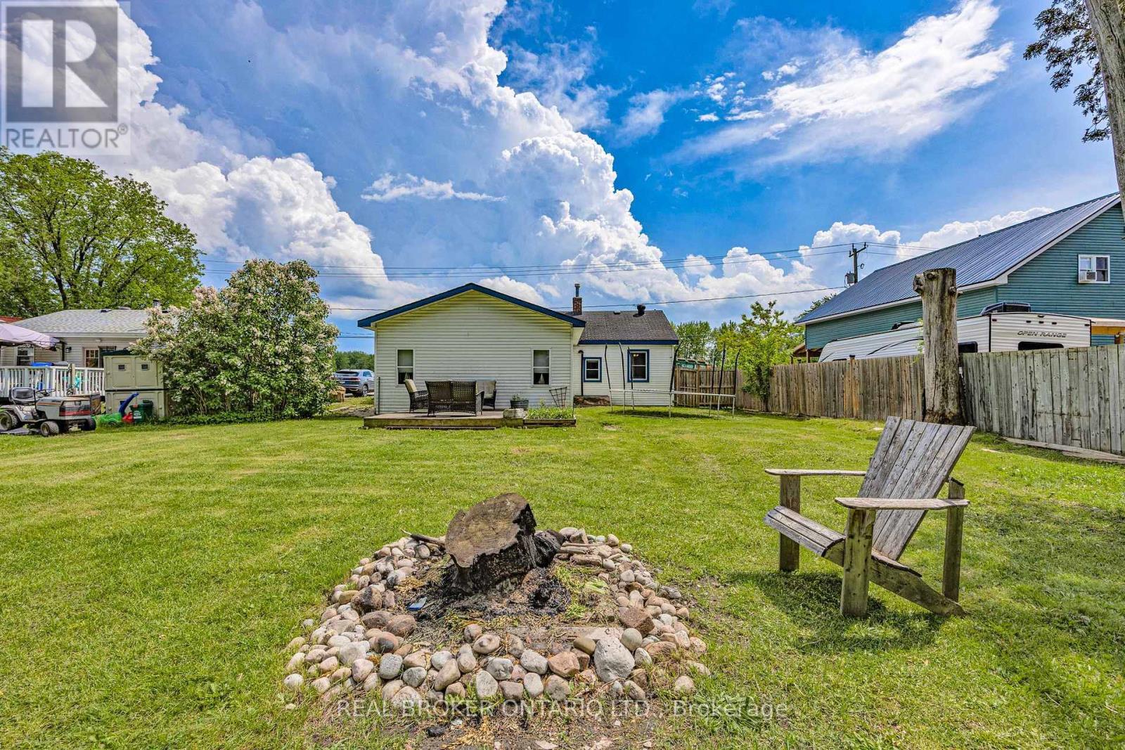 5520 County Road 90 Road, Springwater, ON - Outdoor