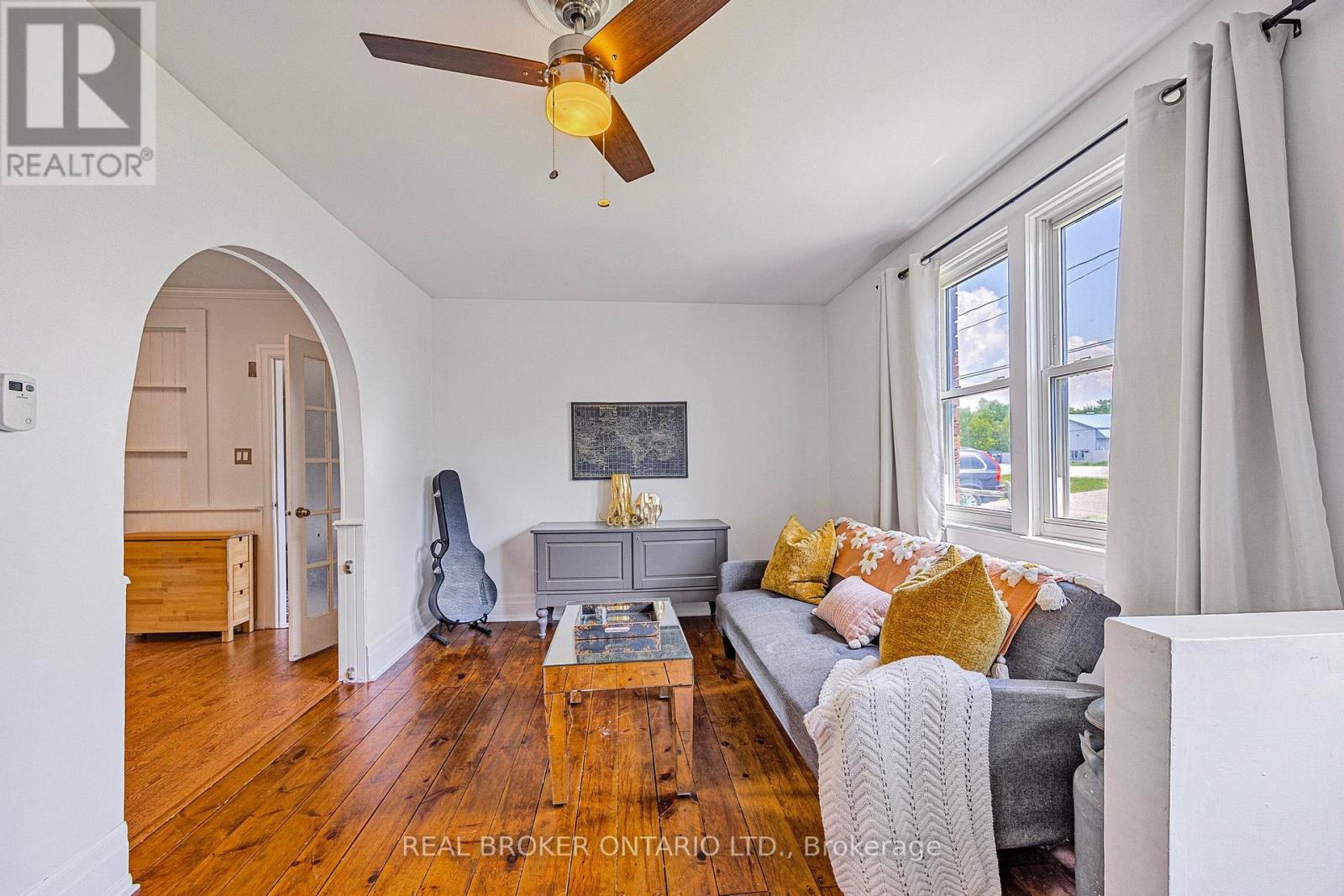 5520 County Road 90 Road, Springwater, ON - Indoor