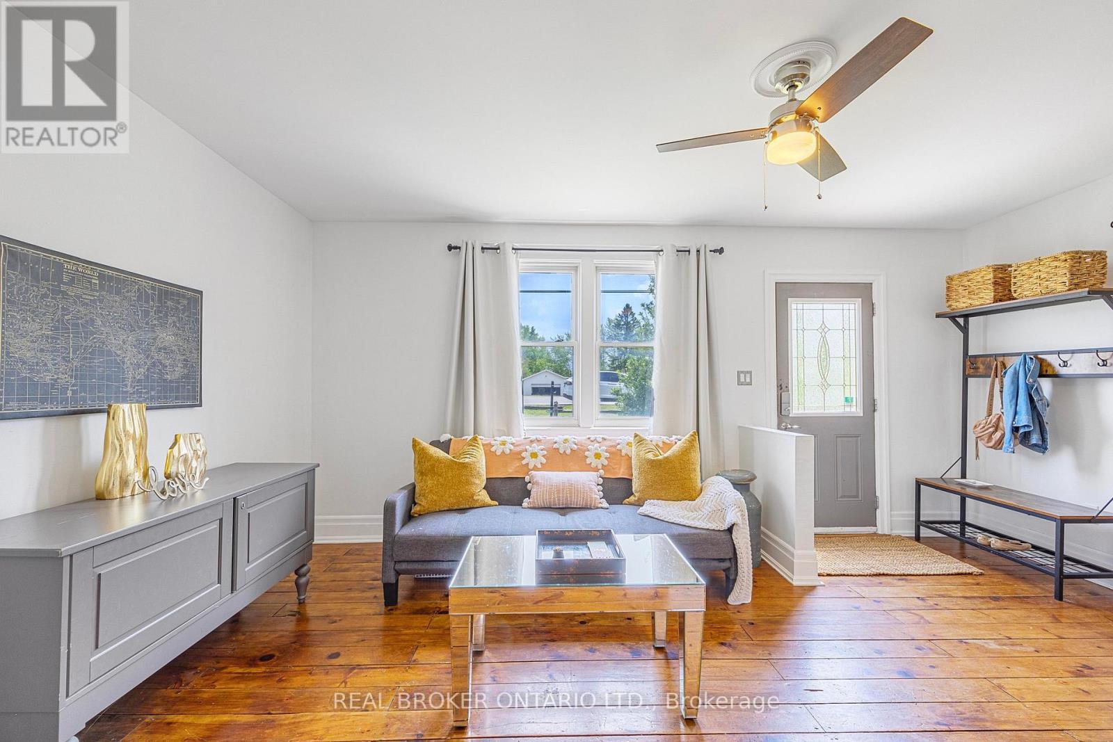 5520 County Road 90 Road, Springwater, ON - Indoor