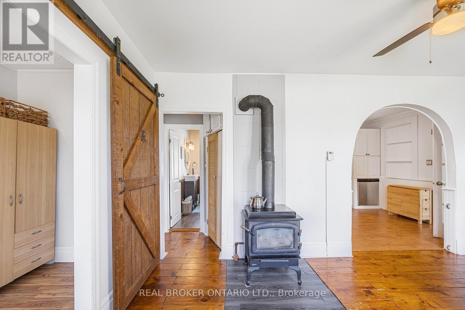 5520 County Road 90 Road, Springwater, ON - Indoor Photo Showing Other Room