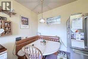 10212 8 Street Sw, Calgary, AB - Indoor