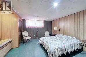 10212 8 Street Sw, Calgary, AB - Indoor Photo Showing Bedroom