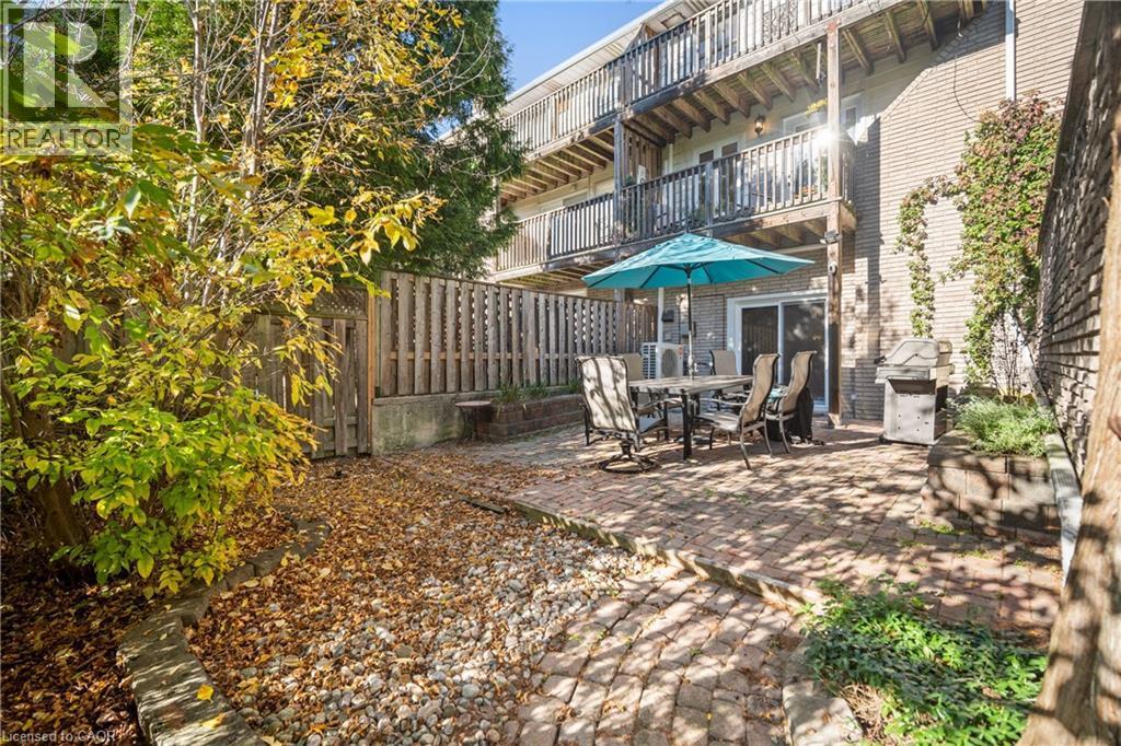 2058 Brant Street Unit# 3, Burlington, ON - Outdoor