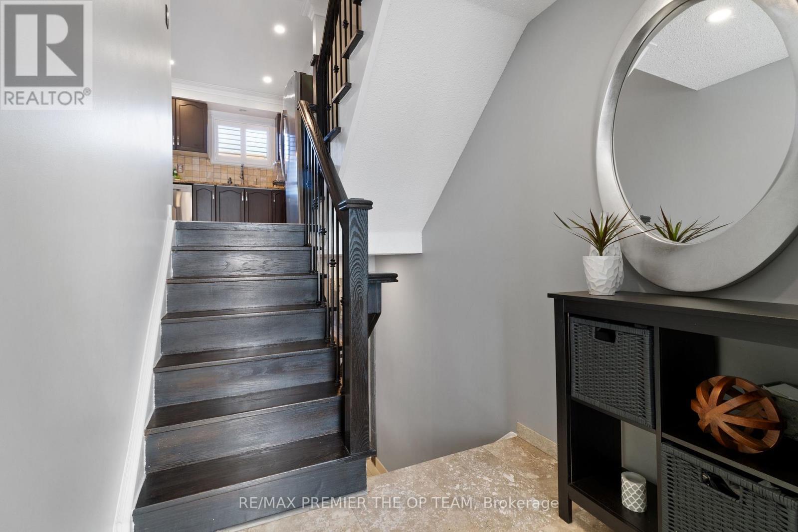 28 Kelso Crescent, Vaughan, ON - Indoor Photo Showing Other Room