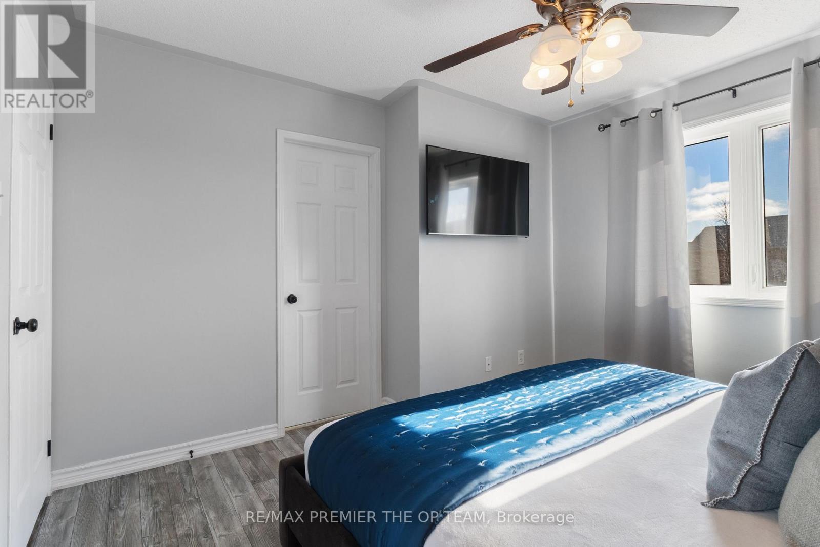 28 Kelso Crescent, Vaughan, ON - Indoor Photo Showing Bedroom