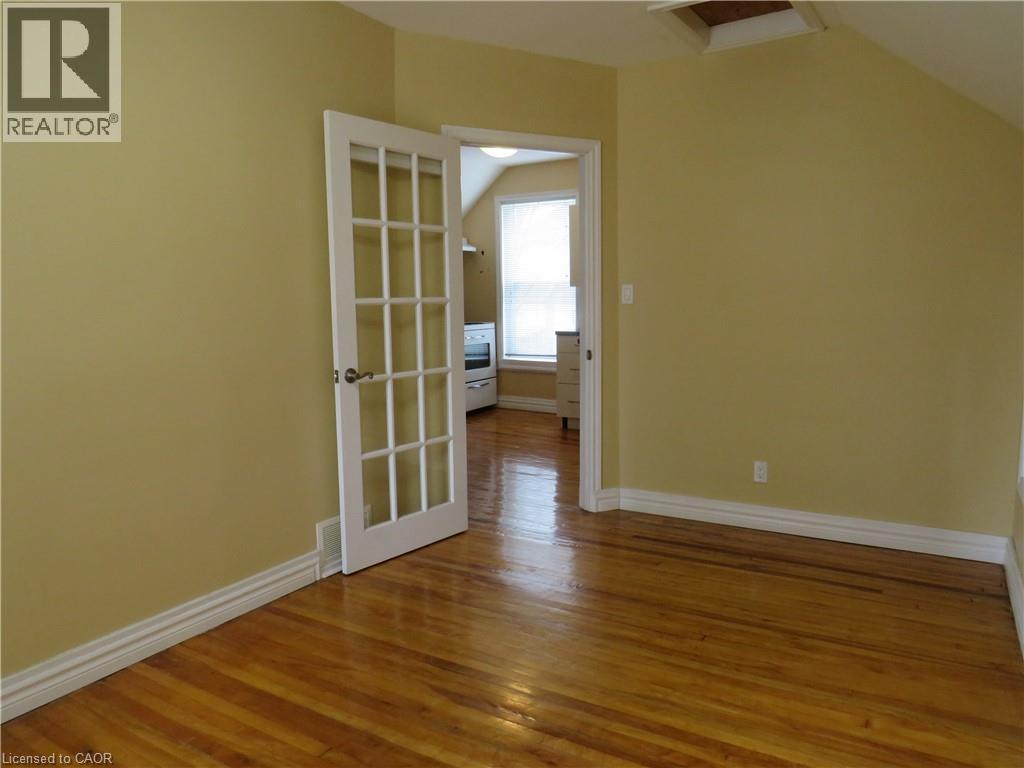 29 Oxford Street, Hamilton, ON - Indoor Photo Showing Other Room