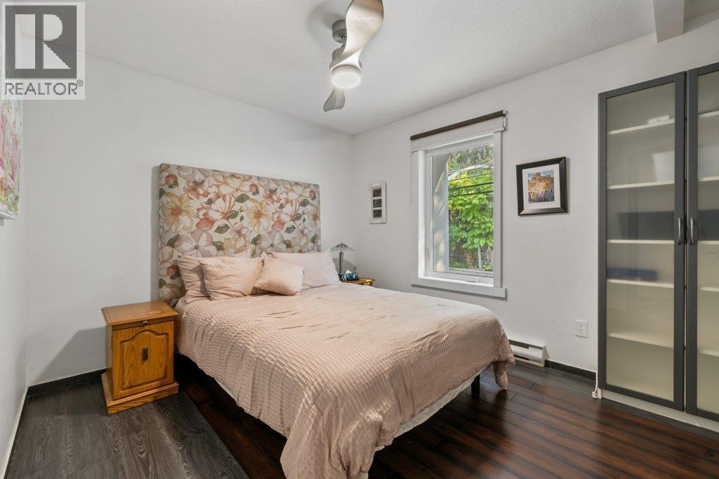 Roomy extra bedrooms - 2245 Bennett Road, Kelowna, BC - Indoor Photo Showing Bedroom