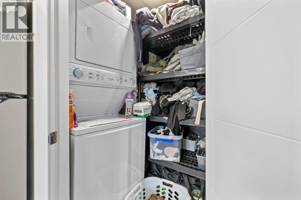 2245 Bennett Road, Kelowna, BC - Indoor Photo Showing Laundry Room