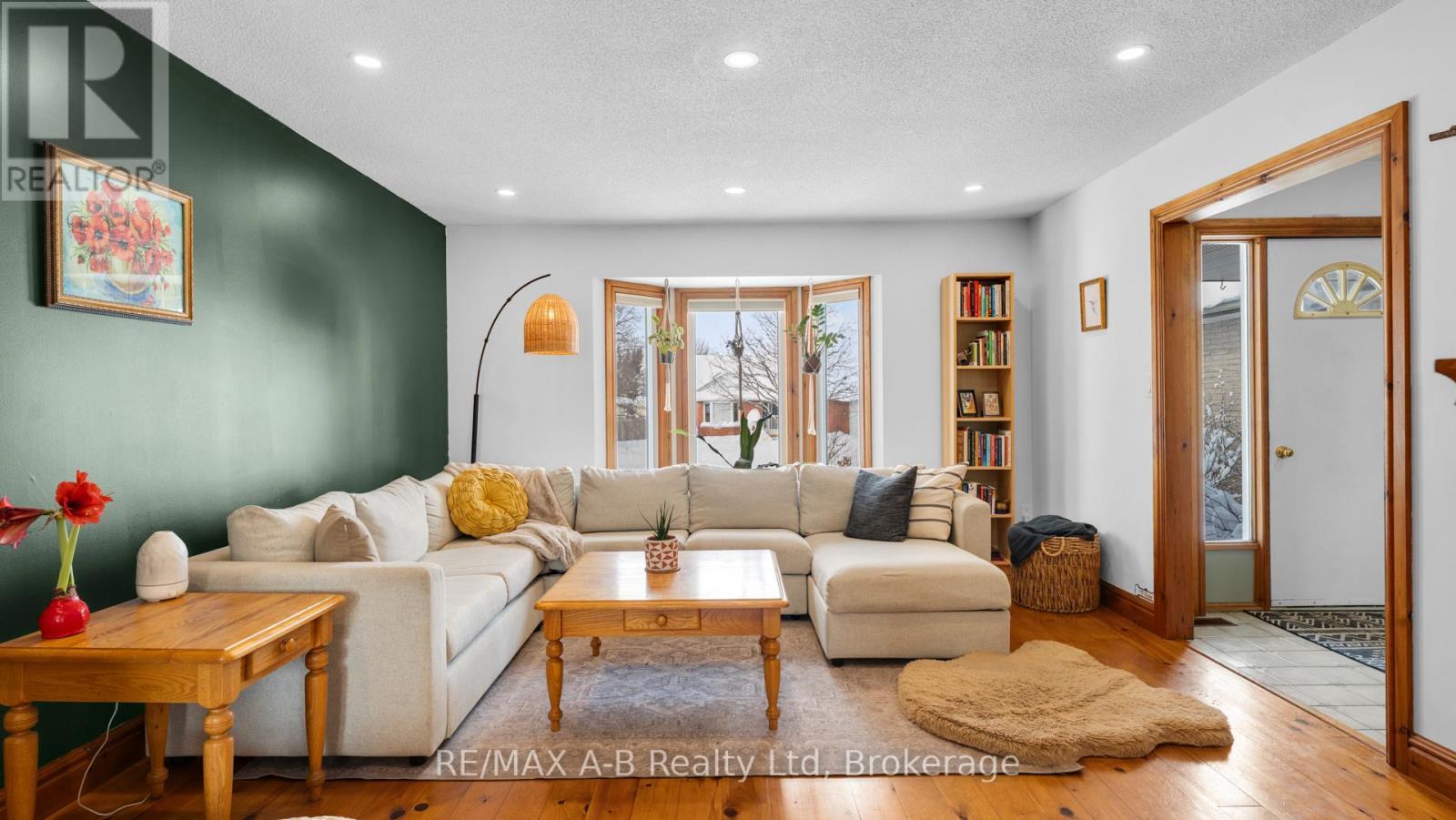 184 Henry Street, West Perth (Mitchell), ON - Indoor Photo Showing Living Room