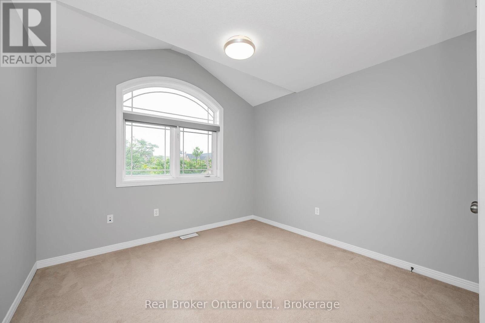 23 Bellflower Boulevard, Hamilton, ON - Indoor Photo Showing Other Room