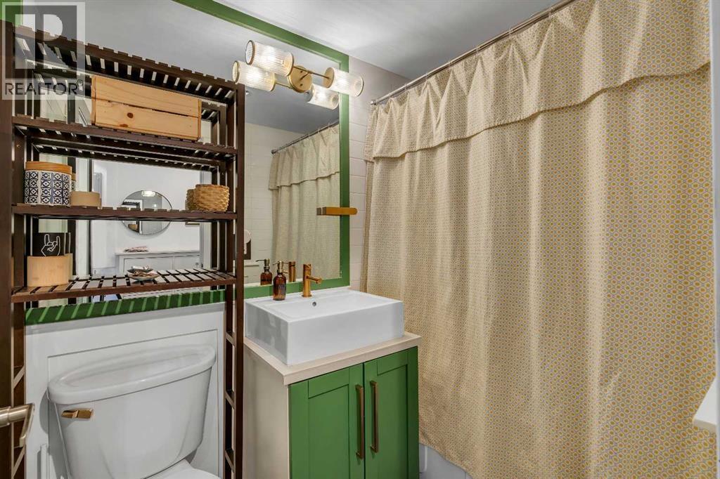 302, 3316 Rideau Place Sw, Calgary, AB - Indoor Photo Showing Bathroom