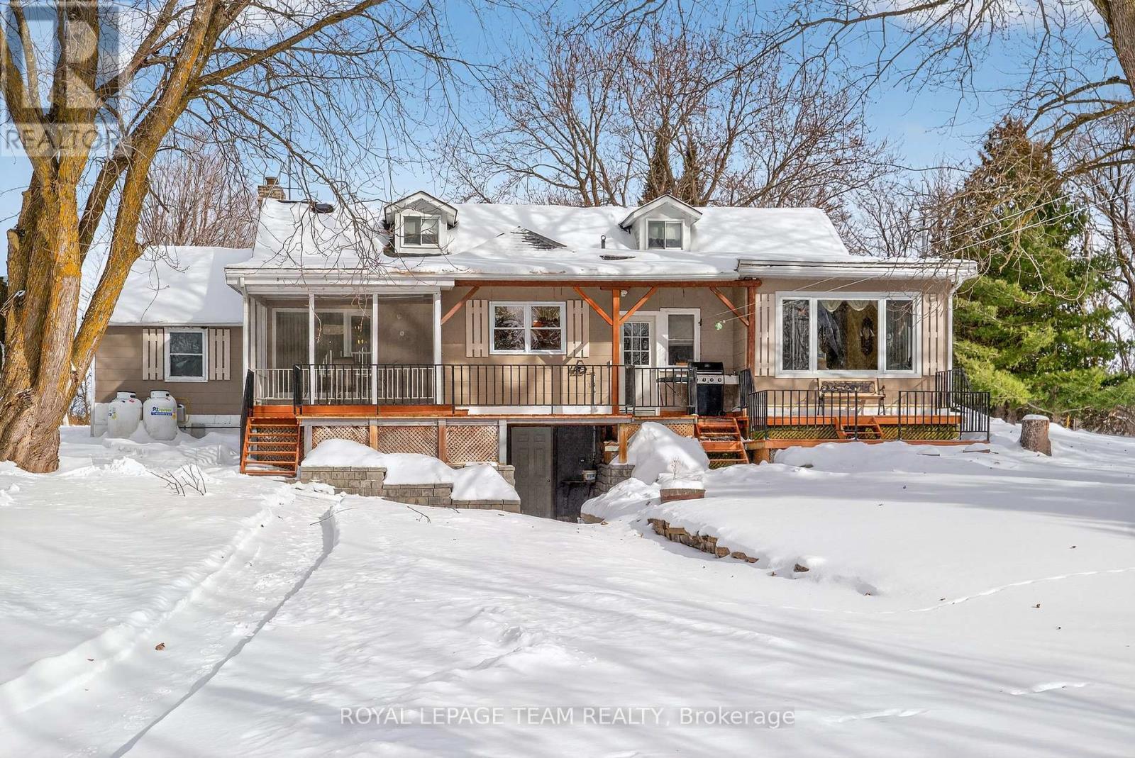 2377 Ramsay Con 7B Avenue S, Mississippi Mills, ON - Outdoor With Deck Patio Veranda With Facade