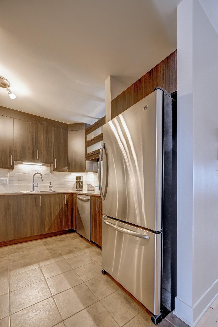 Kitchen - 402-651 Rue Jacques-Lavigne, Sainte-Thérèse, QC - Indoor Photo Showing Kitchen