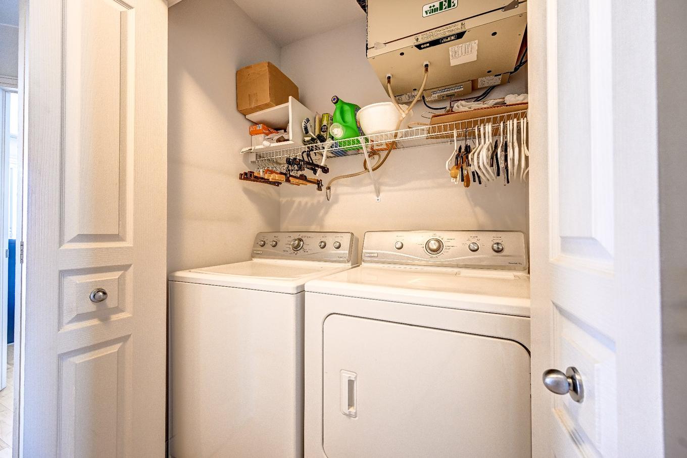 Laundry room - 402-651 Rue Jacques-Lavigne, Sainte-Thérèse, QC - Indoor Photo Showing Laundry Room