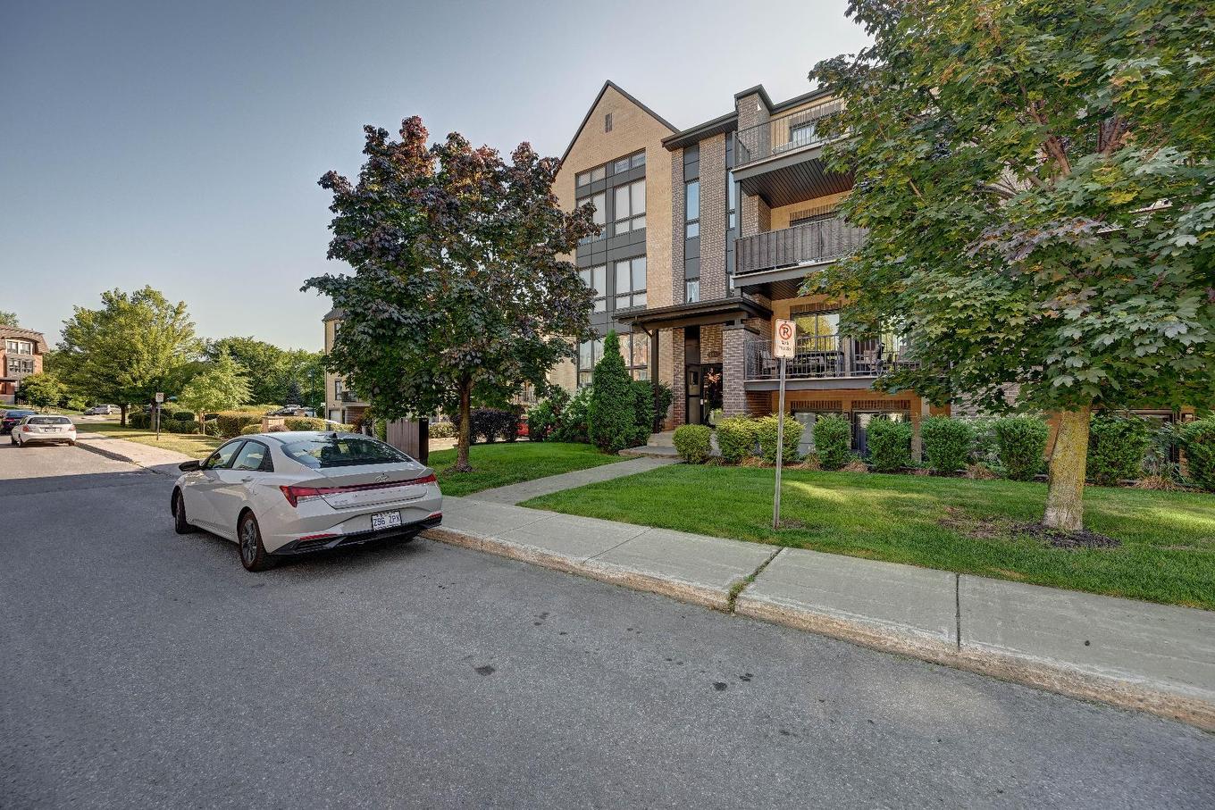 Frontage - 402-651 Rue Jacques-Lavigne, Sainte-Thérèse, QC - Outdoor