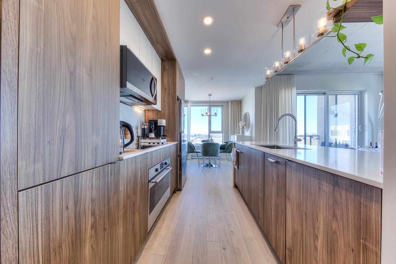 Kitchen - 1019-3000 Boul. Thimens, Montréal (Saint-Laurent), QC - Indoor Photo Showing Kitchen With Upgraded Kitchen