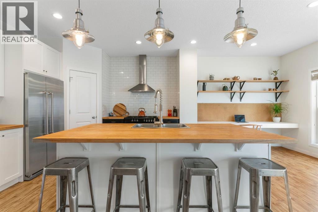 196 Jumping Pound Terrace, Cochrane, AB - Indoor Photo Showing Kitchen