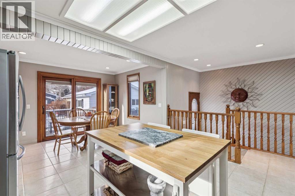 8603 Ashworth Road Se, Calgary, AB - Indoor