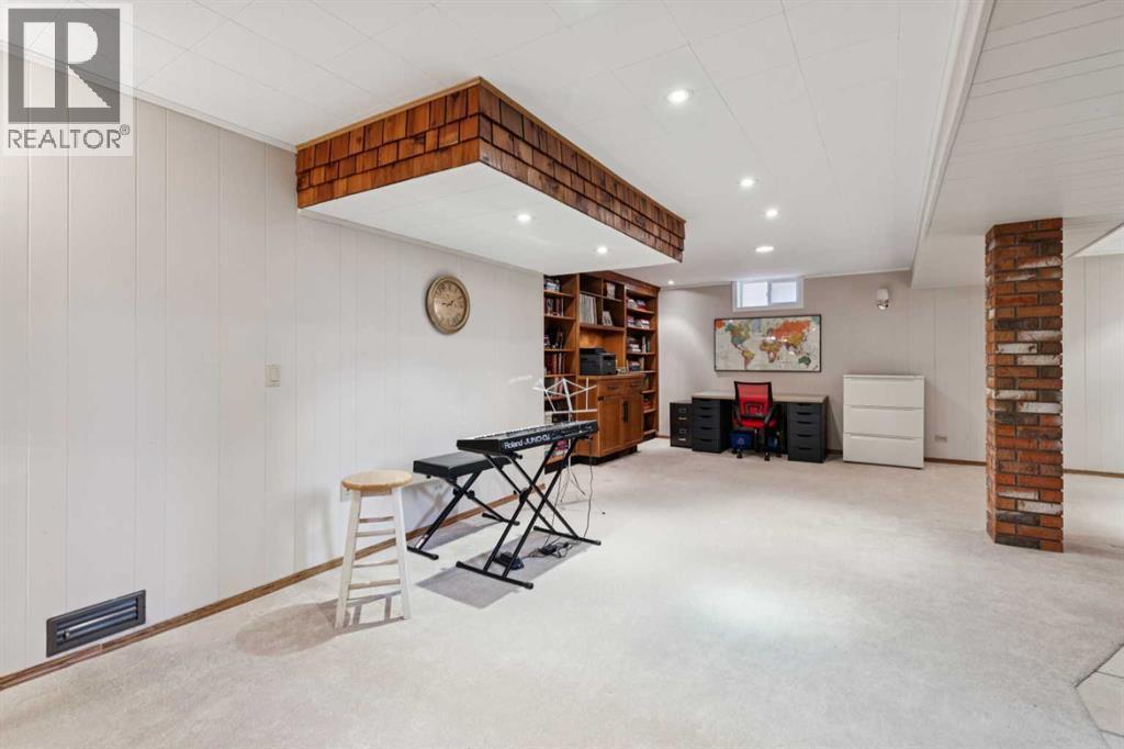 8603 Ashworth Road Se, Calgary, AB - Indoor