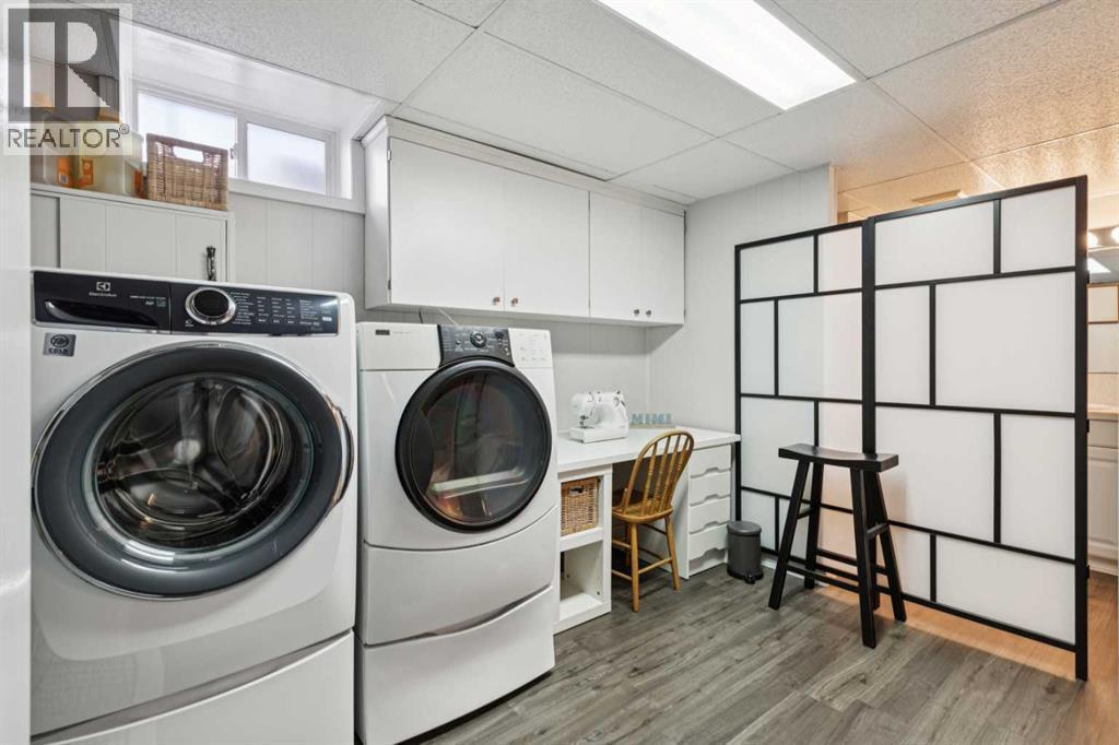 8603 Ashworth Road Se, Calgary, AB - Indoor Photo Showing Laundry Room