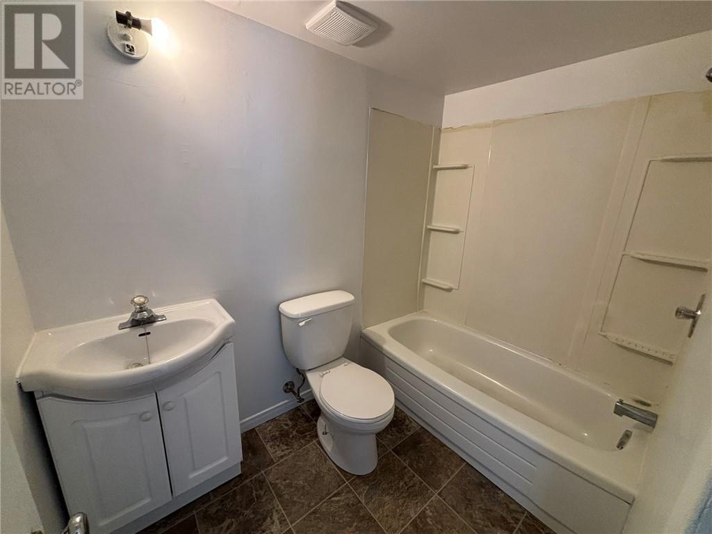 3443-3447 Errington Avenue, Chelmsford, ON - Indoor Photo Showing Bathroom