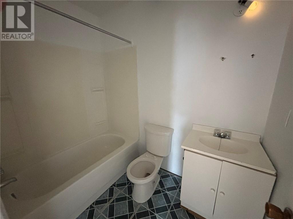 3443-3447 Errington Avenue, Chelmsford, ON - Indoor Photo Showing Bathroom