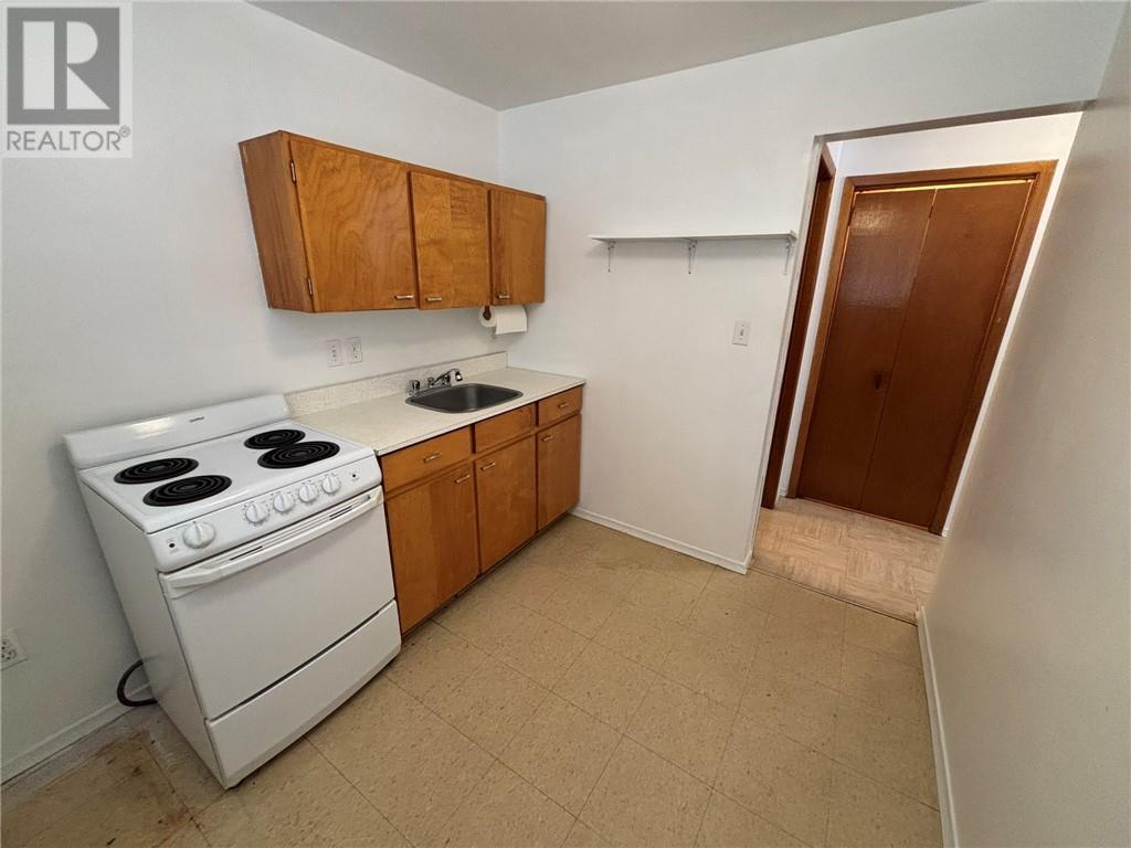 3443-3447 Errington Avenue, Chelmsford, ON - Indoor Photo Showing Kitchen
