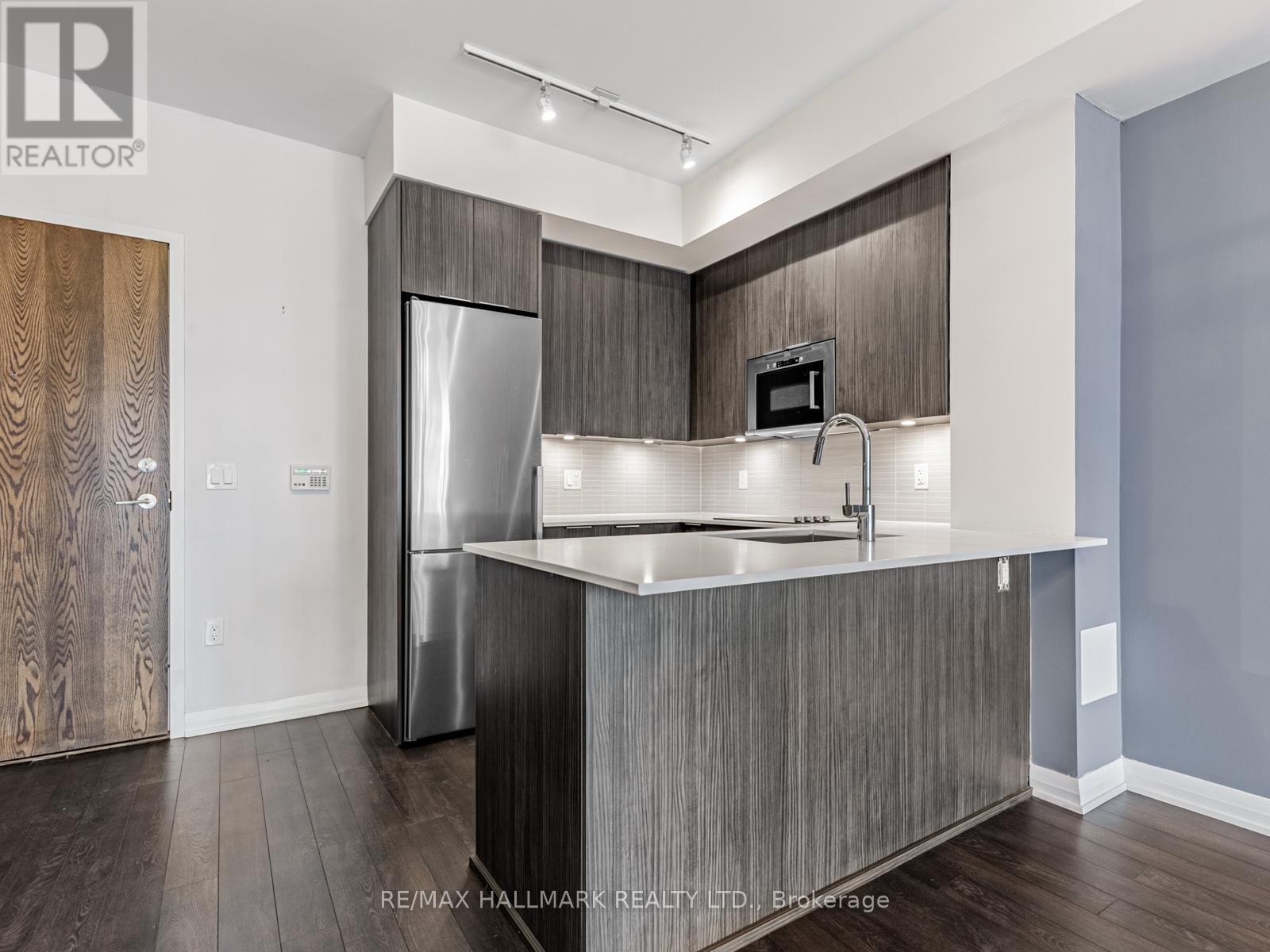 322 - 99 Eagle Rock Way, Vaughan, ON - Indoor Photo Showing Kitchen With Stainless Steel Kitchen