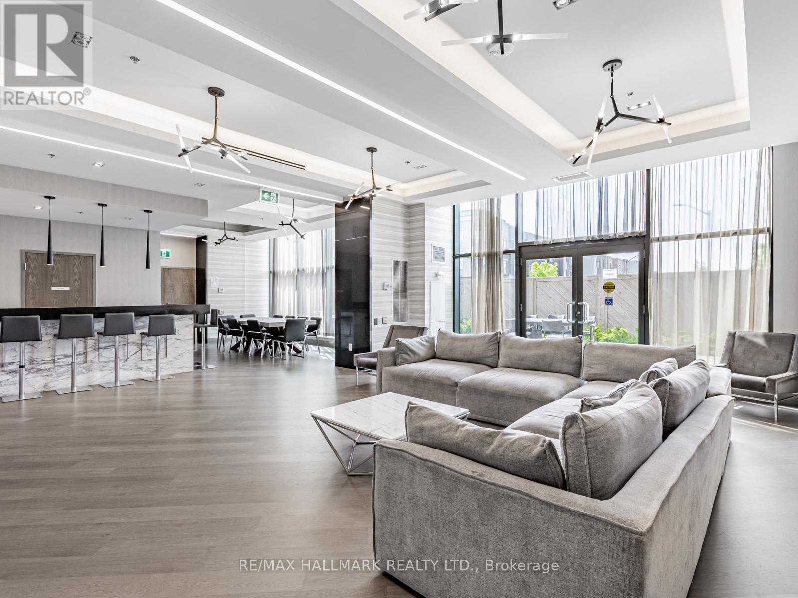 322 - 99 Eagle Rock Way, Vaughan, ON - Indoor