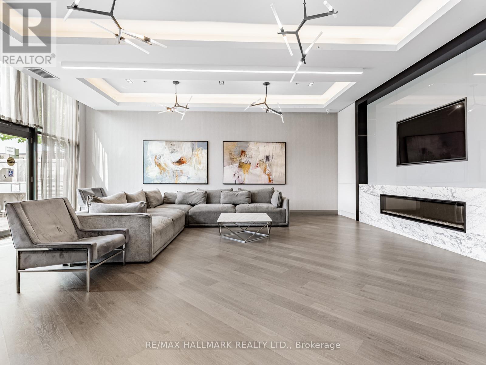 322 - 99 Eagle Rock Way, Vaughan, ON - Indoor Photo Showing Living Room