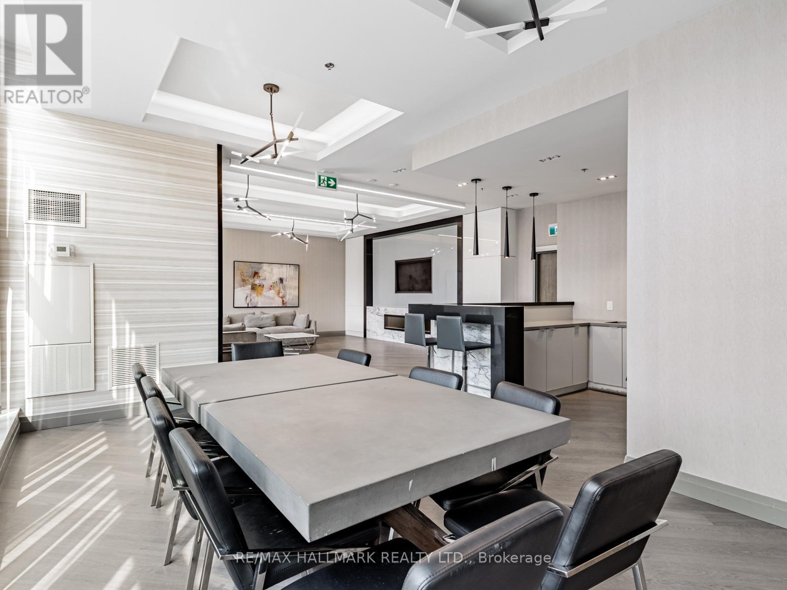 322 - 99 Eagle Rock Way, Vaughan, ON - Indoor Photo Showing Dining Room
