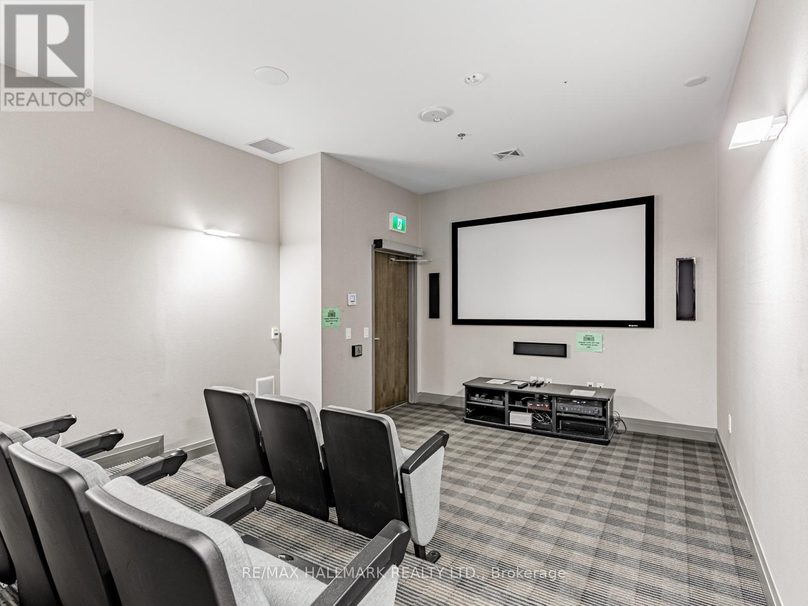 322 - 99 Eagle Rock Way, Vaughan, ON - Indoor Photo Showing Office