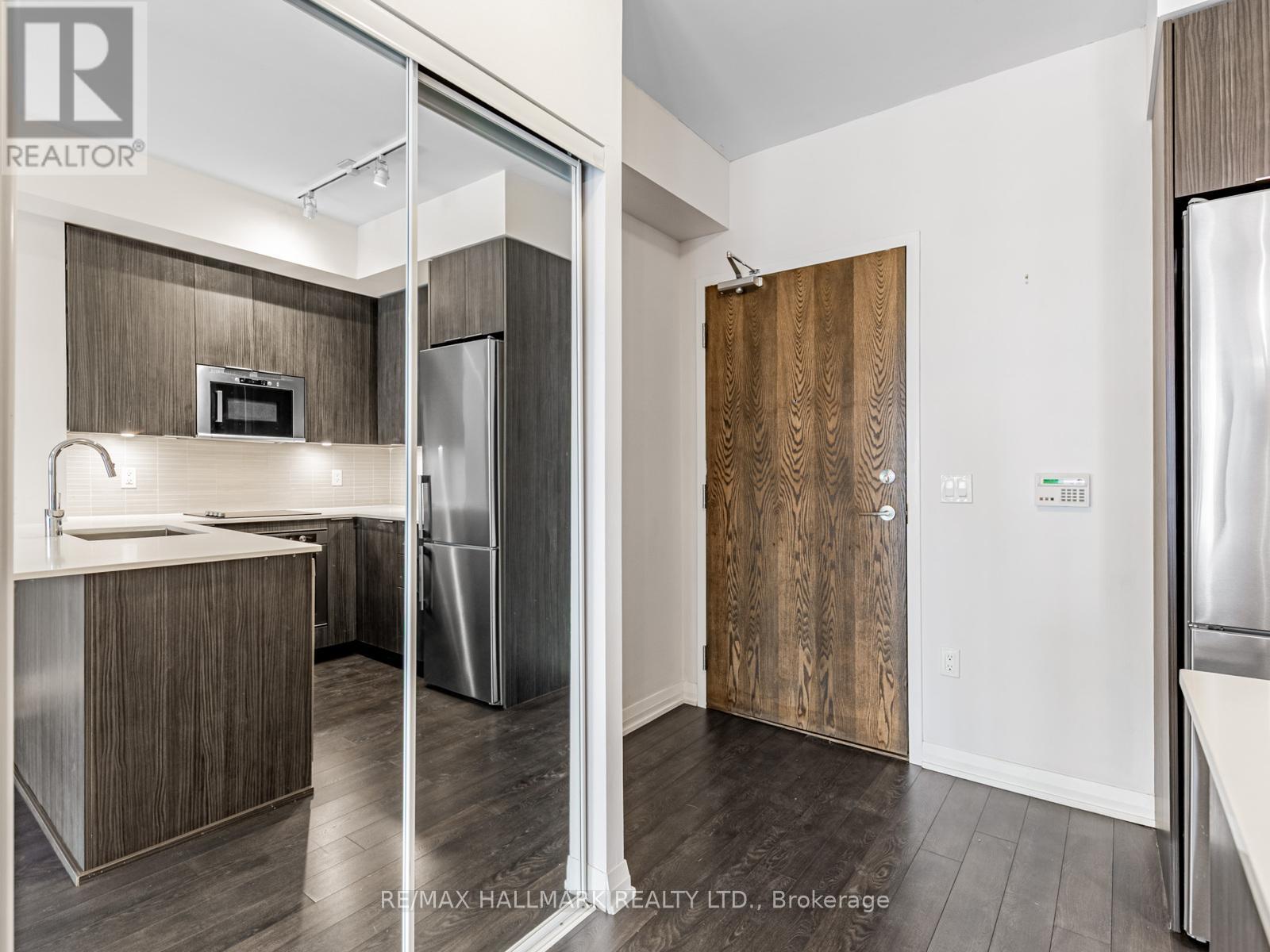 322 - 99 Eagle Rock Way, Vaughan, ON - Indoor Photo Showing Kitchen
