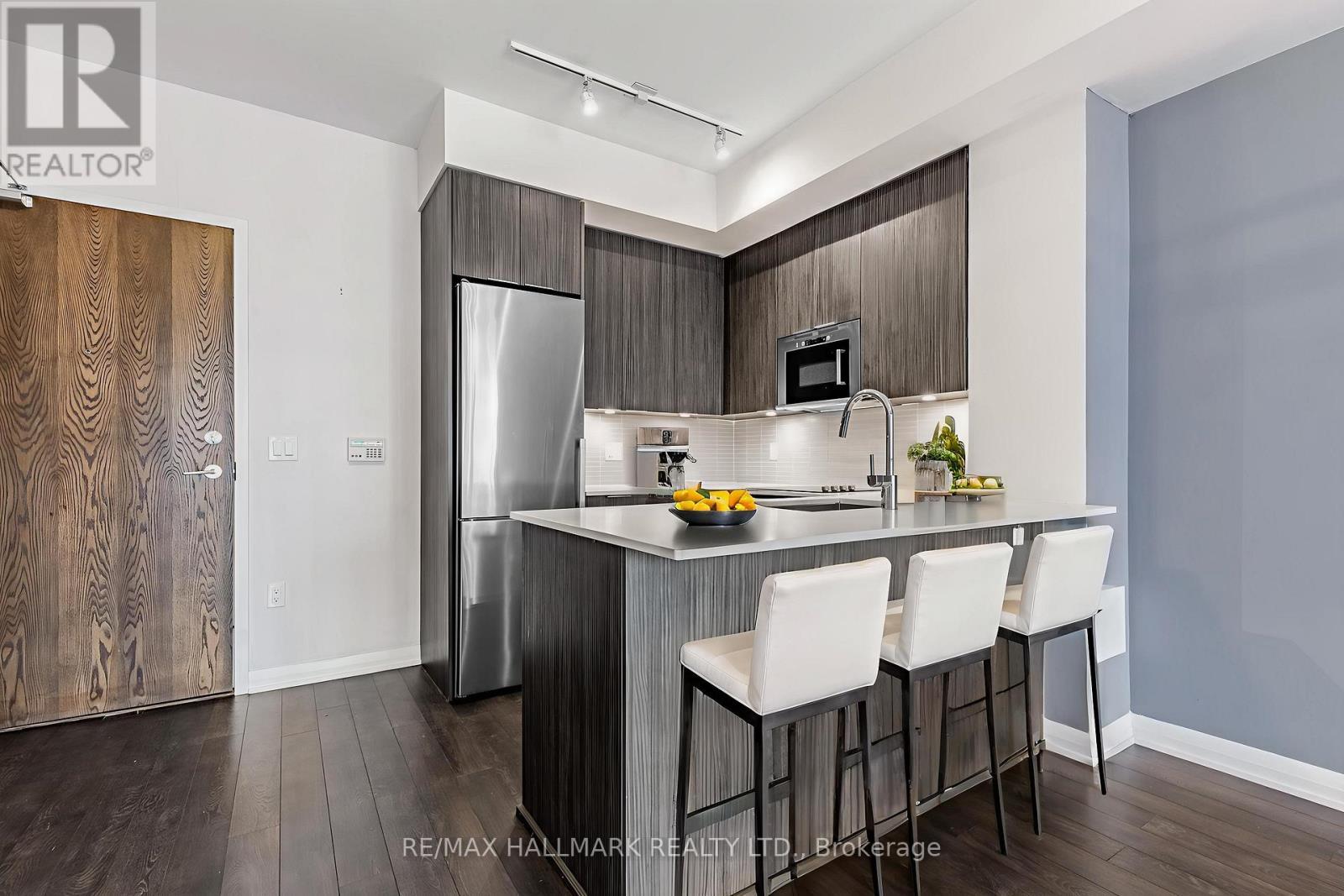 322 - 99 Eagle Rock Way, Vaughan, ON - Indoor Photo Showing Kitchen With Stainless Steel Kitchen