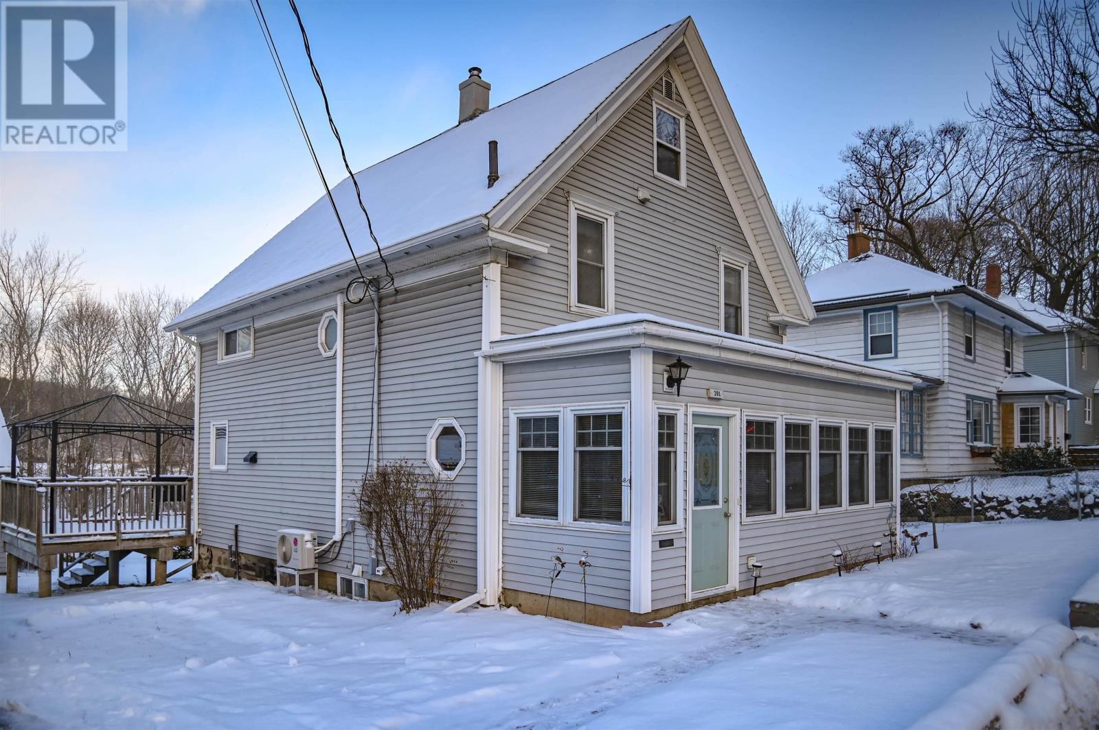 201 Main Street, Kentville, NS - Outdoor