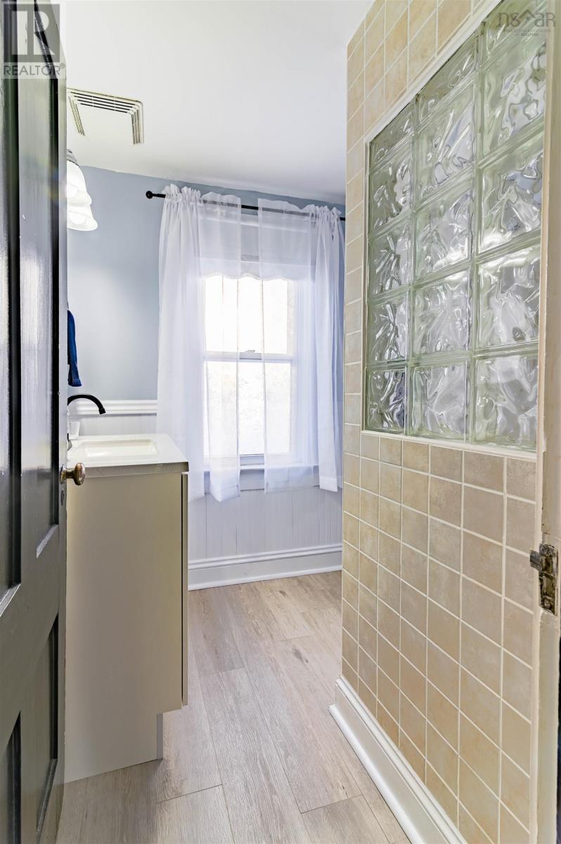 201 Main Street, Kentville, NS - Indoor