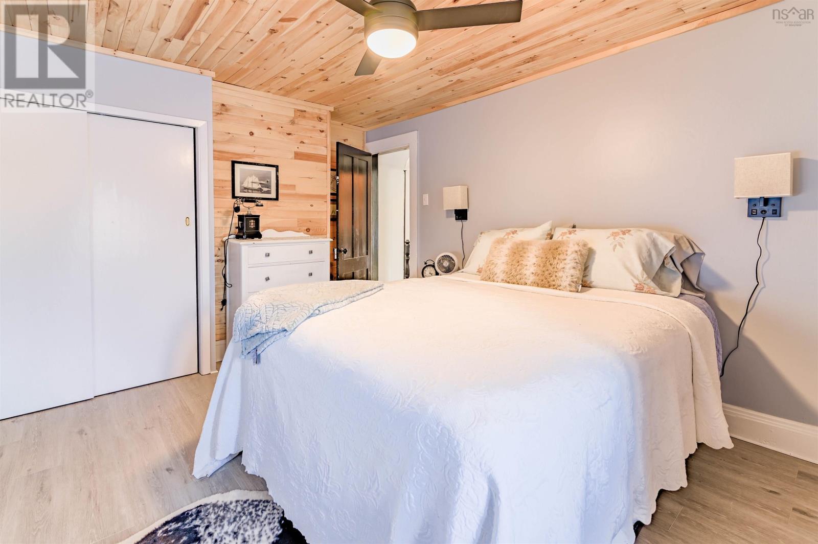 201 Main Street, Kentville, NS - Indoor Photo Showing Bedroom