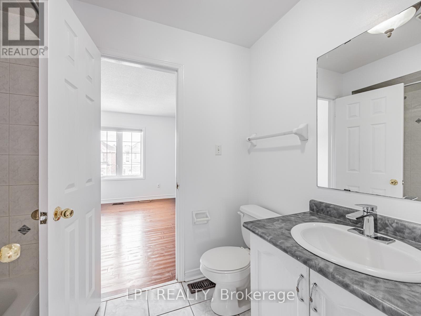 7 Homeview Road, Brampton, ON - Indoor Photo Showing Bathroom