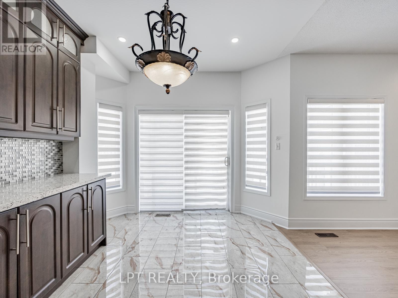 7 Homeview Road, Brampton, ON - Indoor