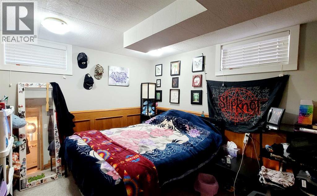 5418 37 Street, Red Deer, AB - Indoor Photo Showing Bedroom