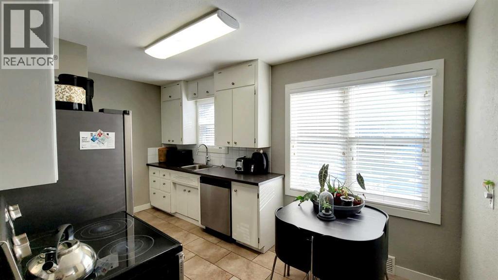 5418 37 Street, Red Deer, AB - Indoor Photo Showing Other Room